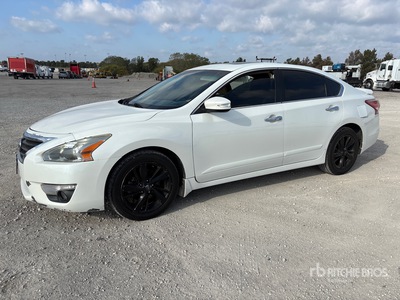 2013 Nissan Altima سيارة