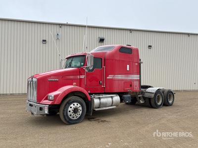 2005 Kenworth T800 6x4 T/A Sleeper Truck Tractor
