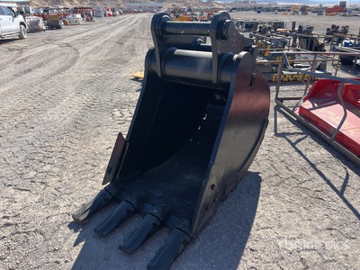 36 in Digging Excavator Bucket