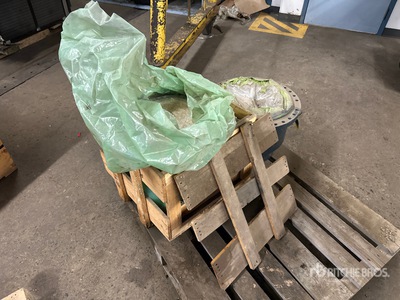 Hyundai 31N8-40070 Travel Motor