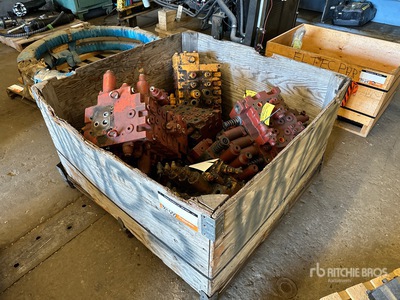 Quantity of (8) Main Control Valves Parti varie