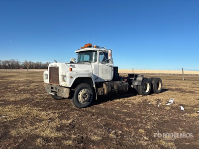 1989 Mack R688ST 6x4 Cabeza Tractora Cabina Corta