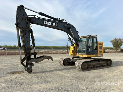 2017 John Deere 245G Tracked Excavator