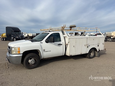 2007 Chevrolet Silverado 3500HD 4x2 Utility Truck (Inoperable)