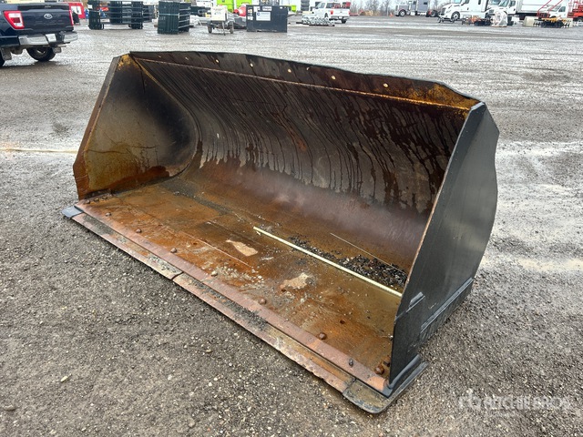 Cat 104 in Wheel Loader Bucket | Ritchie Bros. Auctioneers