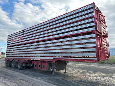 2015 Dickinson Tri/A Remolque para ganado