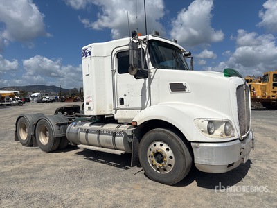 2013 Kenworth T403 6x4 Tracteur routier couchette