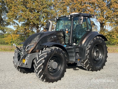 2023 Valtra T215 Versu 4WD Tractor