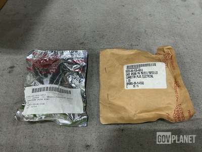 (5) M81511/56FE01S5 Electrical Plug Connectors