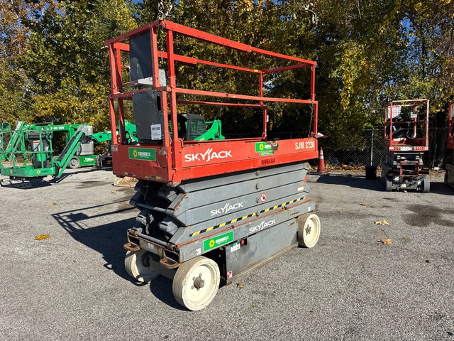 2015 Skyjack SJIII3226 Electric Scissor Lift 2015 Skyjack SJIII3226 Electric Scissor Lift