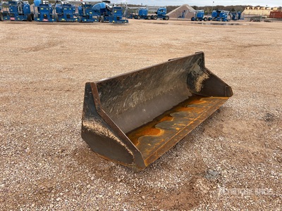 2014 Manitou 2200 mm Cleanup Godet Łyżka