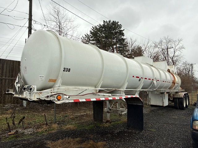 1997 Brenner 5000 gal T/A Acid Tanker Trailer