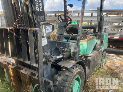 2006 Doosan D35S-2 Pneumatic Tire Forklift (Inoperable)