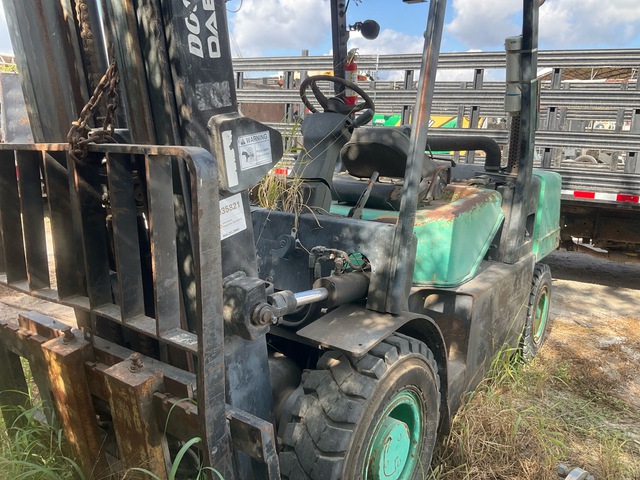 2006 Doosan D35S-2 Pneumatic Tire Forklift (Inoperable) 2006 Doosan D35S-2 Pneumatic Tire Forklift (Inoperable)
