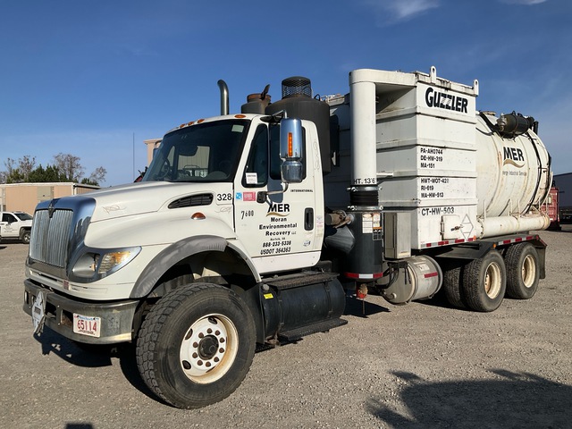 2004 Guzzler on 2004 International 7600 6x4 Vacuum Tanker Truck 2004 Guzzler on 2004 International 7600 6x4 Vacuum Tanker Truck