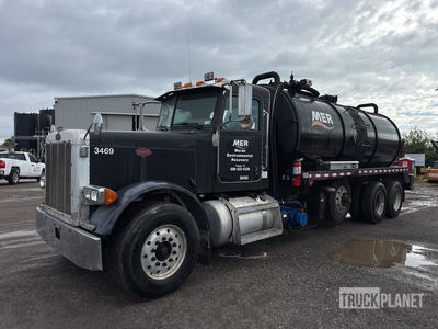 2025 Fruitland on 2007 Peterbilt 379 8x4 Vacuum Tanker Truck