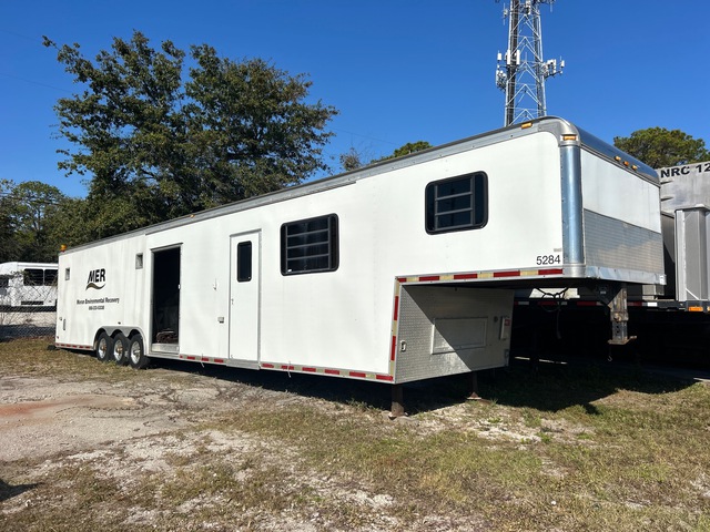 2005 Haulmark EGG85X46WR4 46 ft Tri/A Gooseneck Enclosed Trailer
