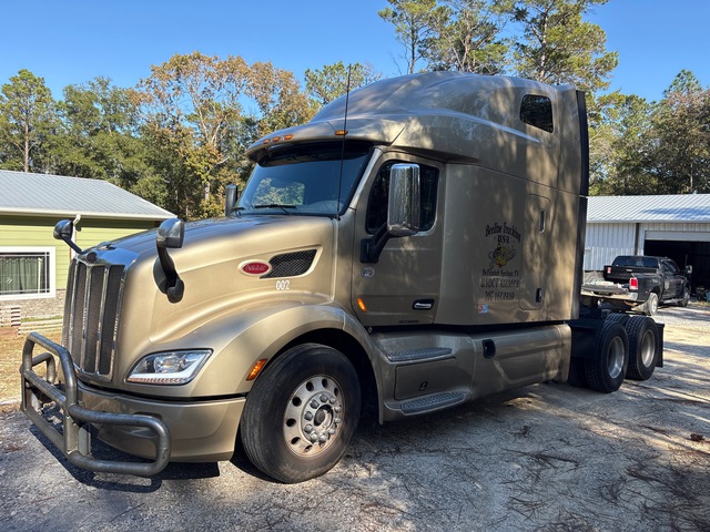 2020 Peterbilt 579 6x4 T/A Sleeper Truck Tractor 2020 Peterbilt 579 6x4 T/A Sleeper Truck Tractor