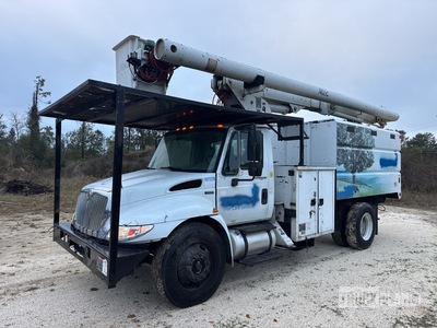 Altec LRV55 55 ft on 2012 International 4300 4x2 Camion nacelle