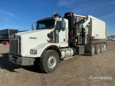 2013 Kenworth T800 10x4 Vacuum Excavator Truck