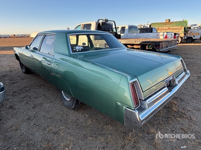 1975 Chrysler Newport Automovil