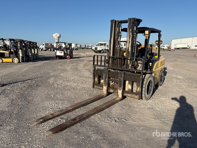 Hyundai 45D-9 10000 lb Pneumatic Tire Forklift