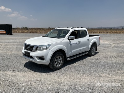 2017 Nissan Frontier Crew Cab Camioneta / Pickup