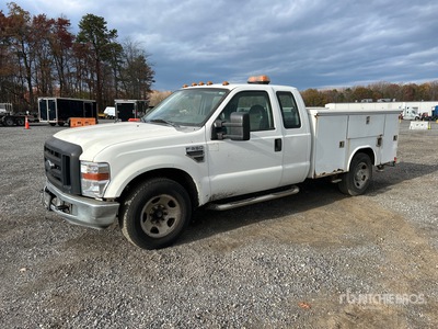 2009 Ford F-350 4x2 Extended Cab Utility Truck