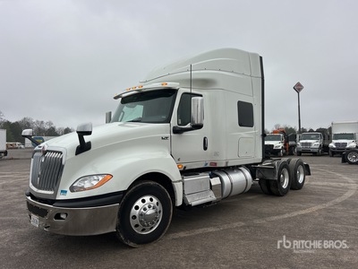 2021 International LT625 6x4 Tracteur routier couchette