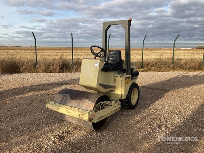 2005 Multitor RM-1010 Smooth Drum Compactor