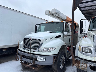 2015 Posi-Plus 200-42-A 42 ft on 2016 Interational DuraStar 4400 4x2 Extended Cab Camion de cubo