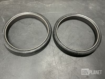 (31) John Deere YZ121062 Plain Encased Seals