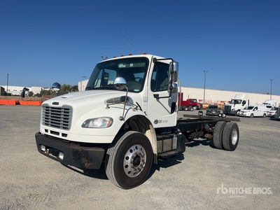 2016 Freightliner M2 106 4x2 Cabine et châssis