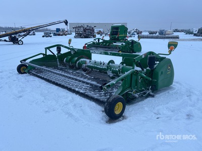 2013 John Deere 615P 15 ft Tête de moissonneuse-batteuse
