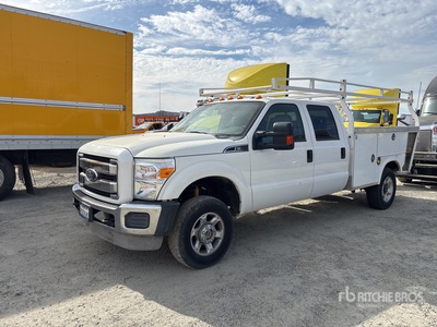 2016 Ford F-350 XLT 4x4 Crew Cab Utility Truck