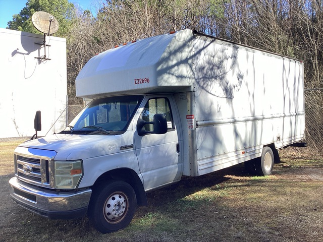 2008 Ford E-350 Cutaway 4x2 Cargo Van