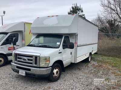 2008 Ford E-350 Cutaway Cargo Van