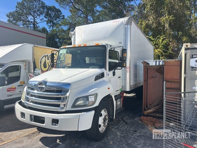 2014 Hino 238 4x2 Van Truck