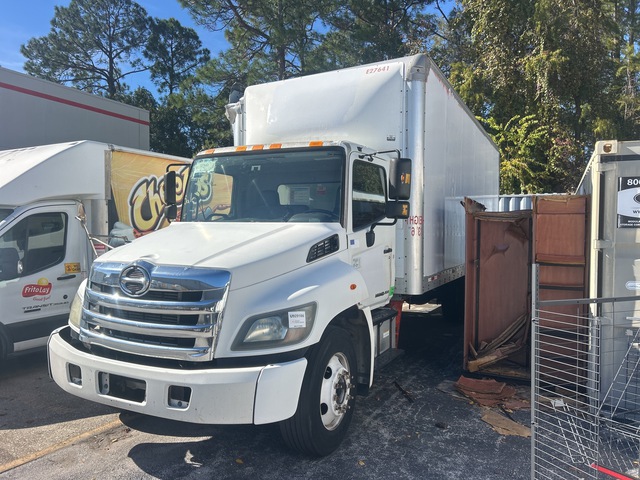 2014 Hino 238 4x2 Van Truck 2014 Hino 238 4x2 Van Truck