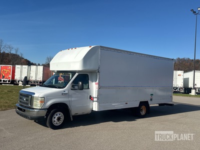 2008 Ford E-350 Furgone cargo