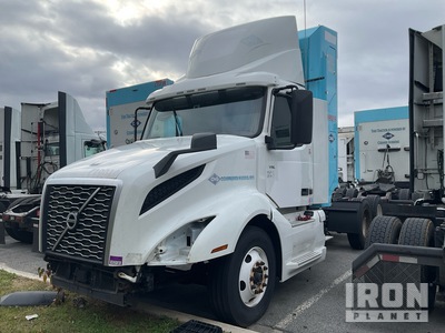 2019 Volvo VNL CNG 6x4 T/A Day Cab Truck Tractor (Inoperable)