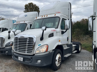2017 Freightliner Cascadia 4x2 S/A Day Cab Truck Tractor