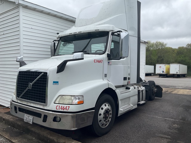 2015 Volvo VNM 6x4 T/A Day Cab Truck Tractor
