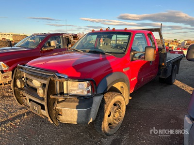 2006 Ford F-550 XLT 4x4 Extended Cab Platte vrachtwagen (Inoperable)
