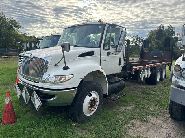 2005 International DuraStar 4400 4x2 6x2 Gas Cylinder Delivery Flatbed Truck 2005 International DuraStar 4400 4x2 6x2 Gas Cylinder Delivery Flatbed Truck