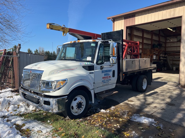 Rawson-Koenig 08HUU-4LCSL 8000 lb Straight Boom on 2013 International TerraStar 4x2 Boom Truck
