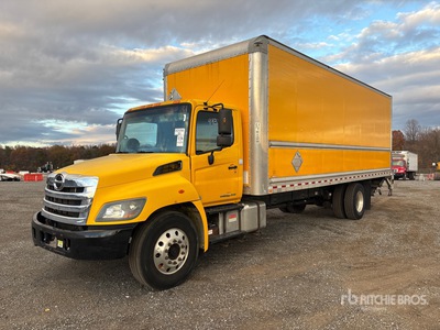 2018 Hino 338 4x2 Gesloten vrachtwagen