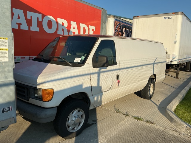 2006 Ford E350 4x2 Van Truck