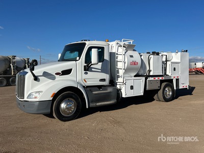 2016 Peterbilt 579 4x2 Fuel & Lube Truck
