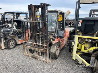 2010 Toyota 7FGU35 Pneumatic Tire Chariot Élévateur